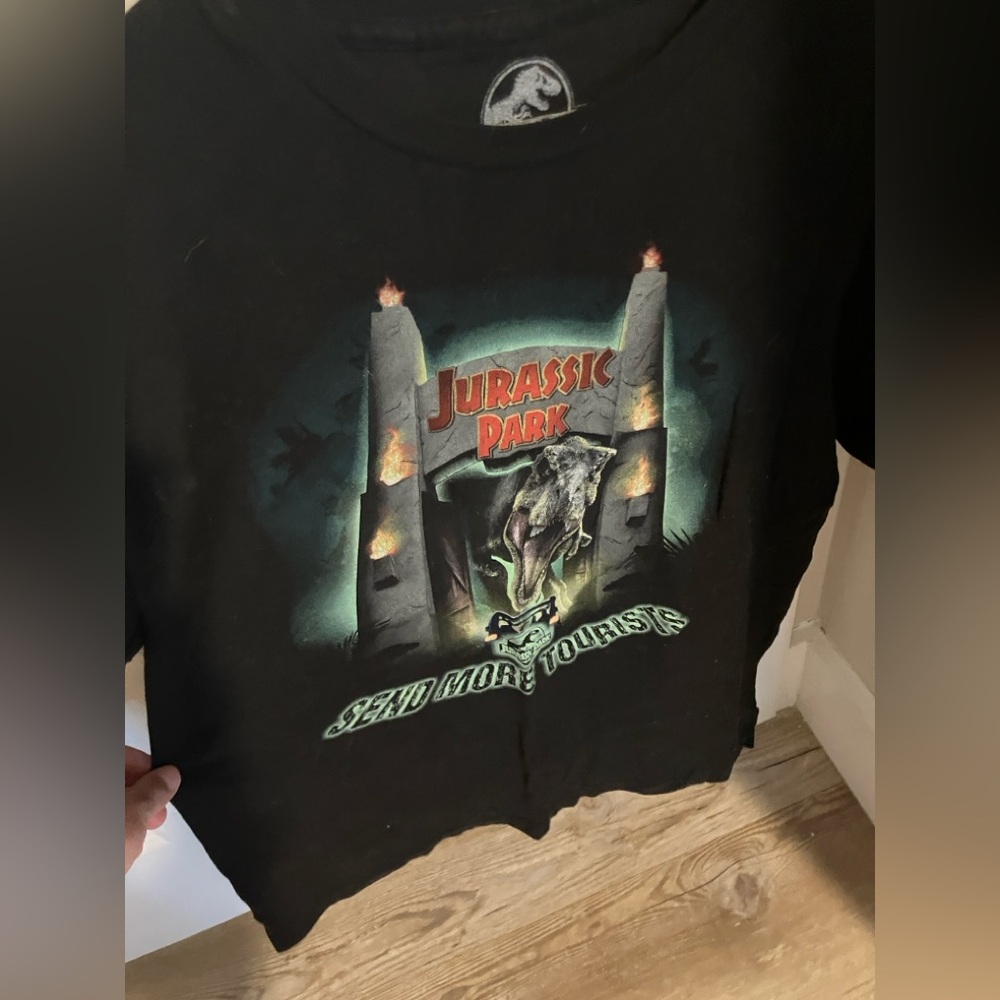 Jurassic park send more tourists universal studios shirt size medium like new